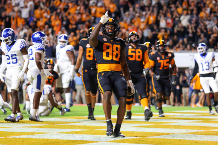 Former Tennessee Volunteers TE Princeton Fant after scoring a touchdown against Kentucky in 2022. (Photo by Randy Sartin of USA Today Sports)